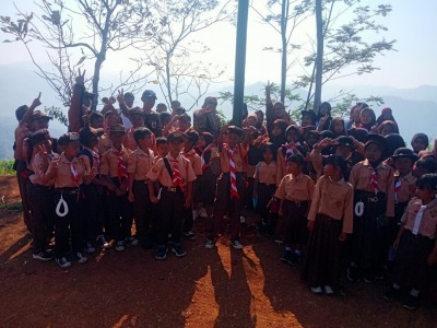 Kegiatan di Puncak Malaya